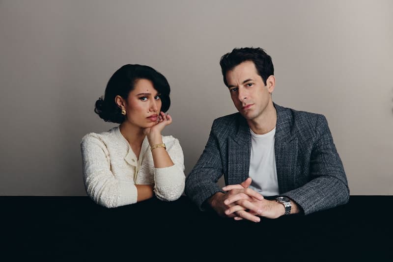 RAYE e Mark Ronson