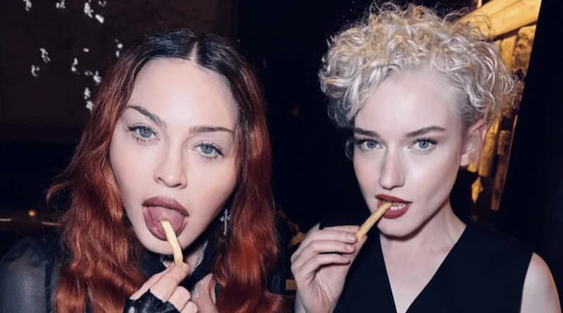 Julia Garner e Madonna