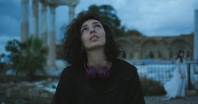 Apolo de Dia Atena de Noite