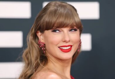 Taylor Swift doa 100 mil dólares para ajudar fã de dois anos com câncer cerebral