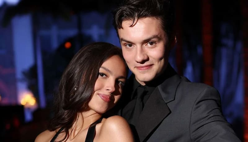 Olivia Rodrigo e Louis Partridge