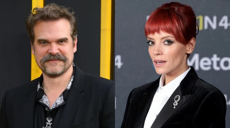 David Harbour e Lily Allen