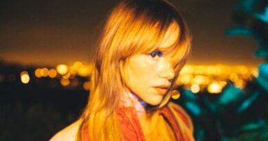 Suki Waterhouse