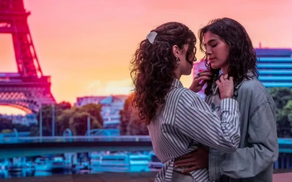 Bruna Marquezine e Alanis Guillen - Amor da Minha Vida