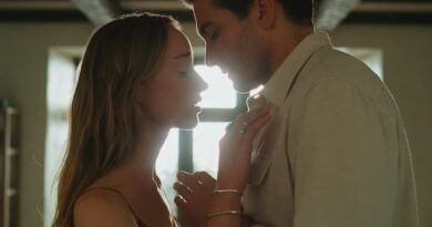 Remain: Jake Gyllenhaal e Phoebe Dynevor